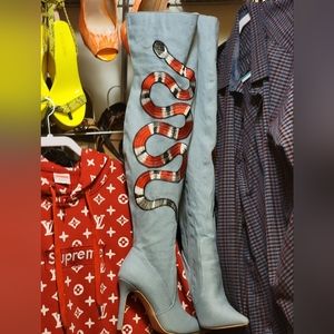 CAPE ROBBIN OVER KNEE BOOTS w/ snake embroidery.  Size 7, NEW!